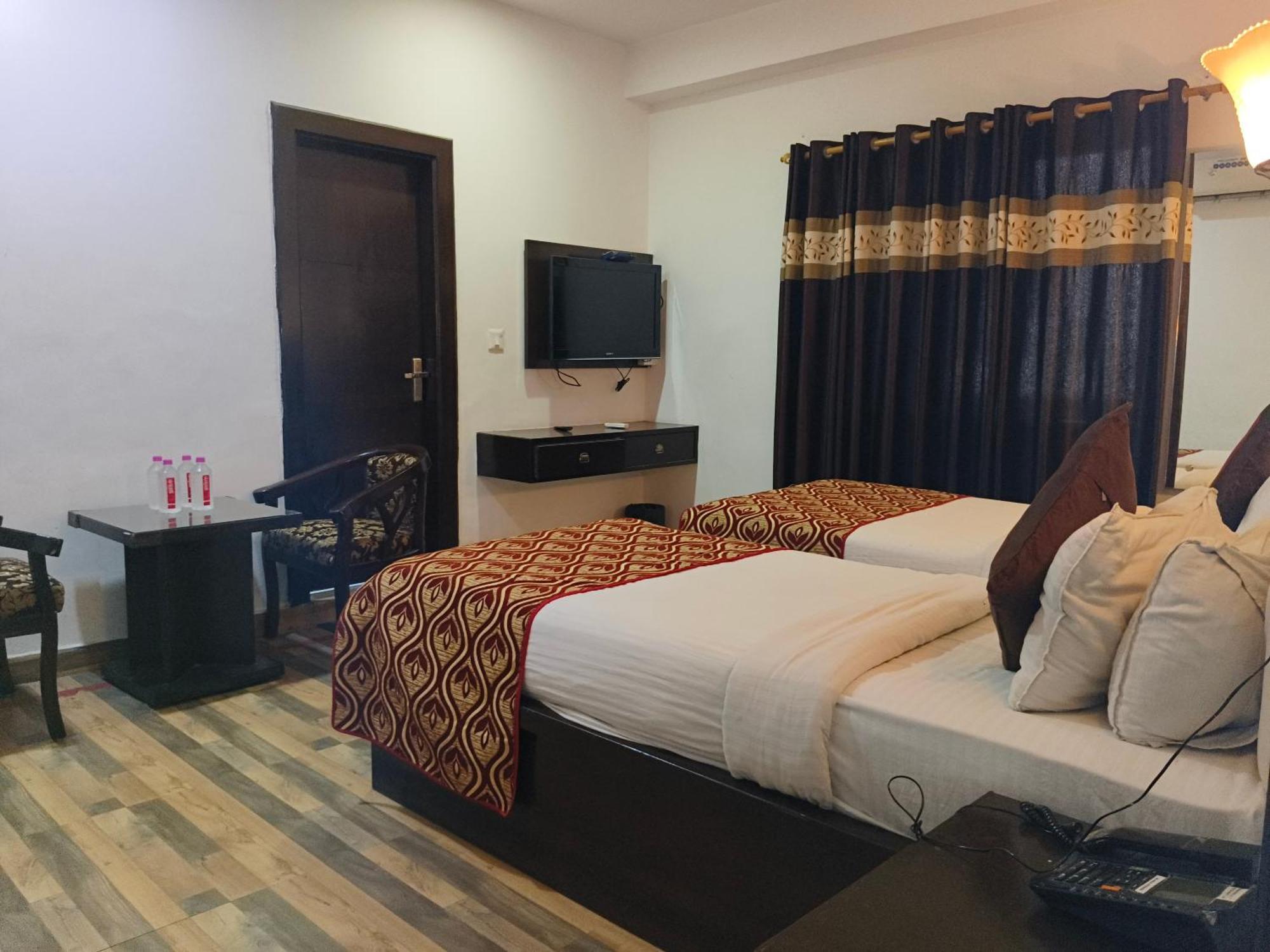Hotel Samovar By Goyal Hotel Agra  Bagian luar foto